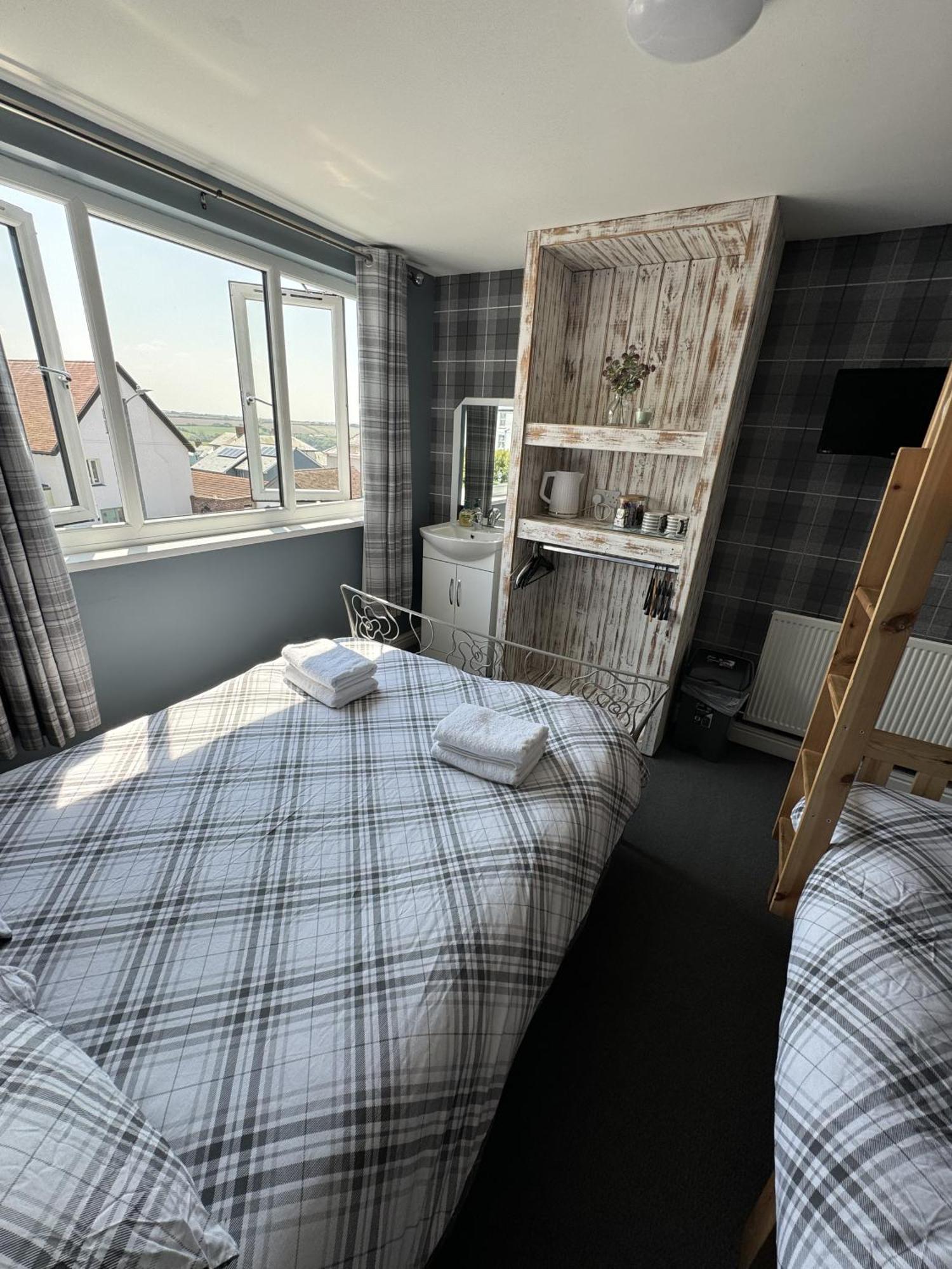 Shore Lodge New Quay Eksteriør billede